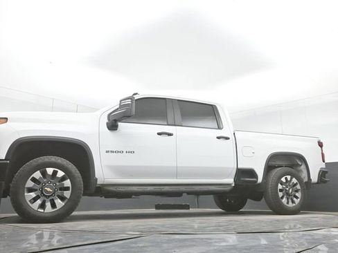 Used 2022 Chevrolet Silverado 2500 Custom w/ Custom Value Package AWD/4WD image 30
