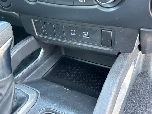 Used 2022 Nissan Frontier SV AWD/4WD image 16