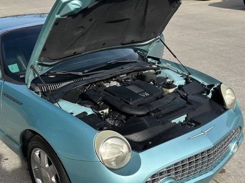 Used 2002 Ford Thunderbird image 29