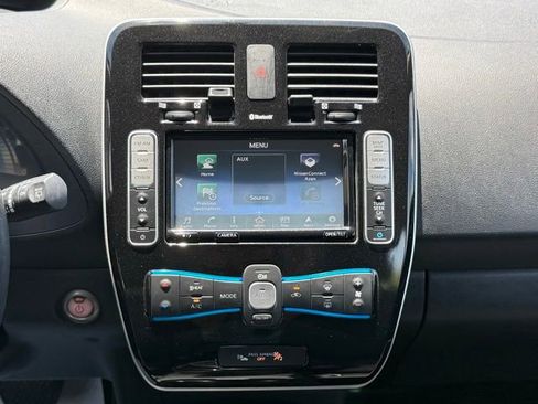 Used 2016 Nissan Leaf SV w/ Premium Package FWD image 39