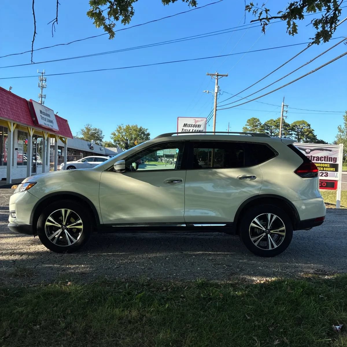 Used 2017 Nissan Rogue SL w/ SL Premium Package AWD/4WD image 3
