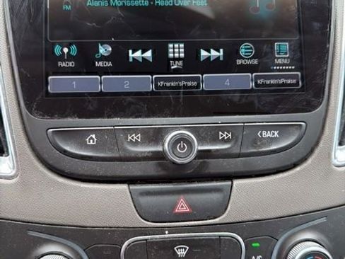 Used 2016 Chevrolet Malibu LT FWD image 12