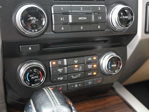 Used 2016 Ford F150 Lariat w/ Equipment Group 502A Luxury image 14