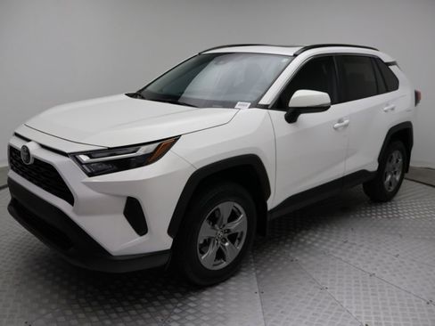 Used 2024 Toyota RAV4 XLE image 1