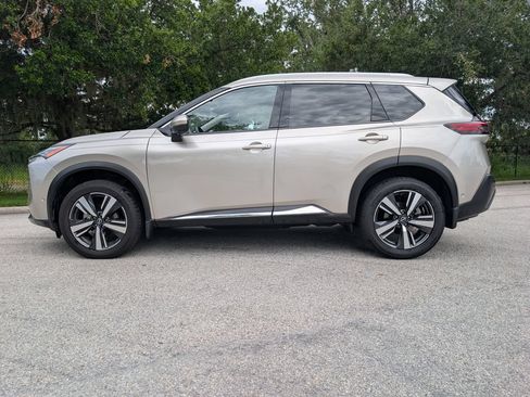 Used 2023 Nissan Rogue SL w/ SL Premium Package FWD image 5