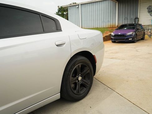 Used 2020 Dodge Charger SXT w/ Leather Interior Group RWD image 22