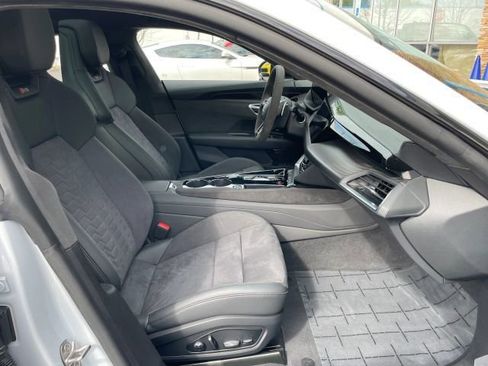 Used 2024 Audi RS e-tron GT w/ Carbon Performance Package AWD/4WD image 42