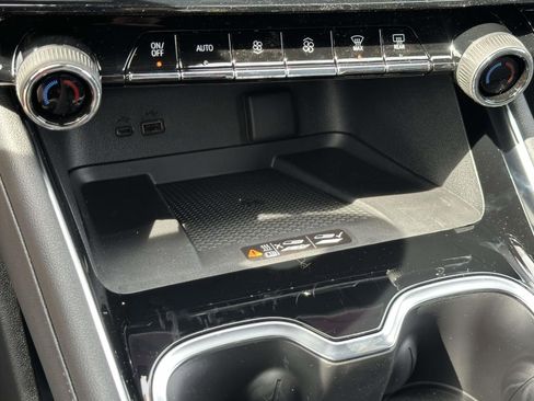 New 2026 Chevrolet Traverse LT w/ Midnight/Sport Edition FWD image 12