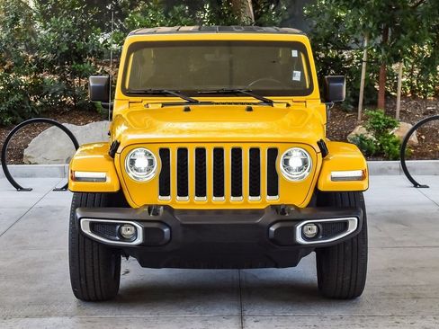 Used 2021 Jeep Wrangler Unlimited Sahara image 2