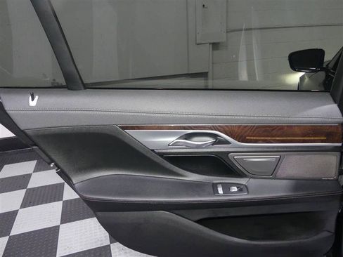 Used 2019 BMW 740i xDrive w/ M Sport Package AWD/4WD image 26