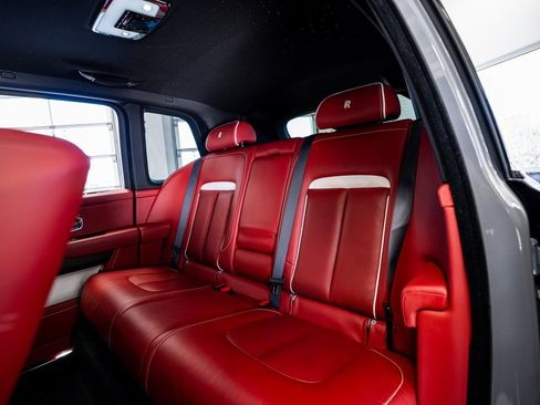 Used 2022 Rolls-Royce Cullinan image 60