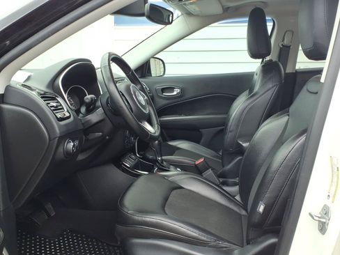 Used 2021 Jeep Compass Latitude w/ Sun and Sound Group FWD image 8