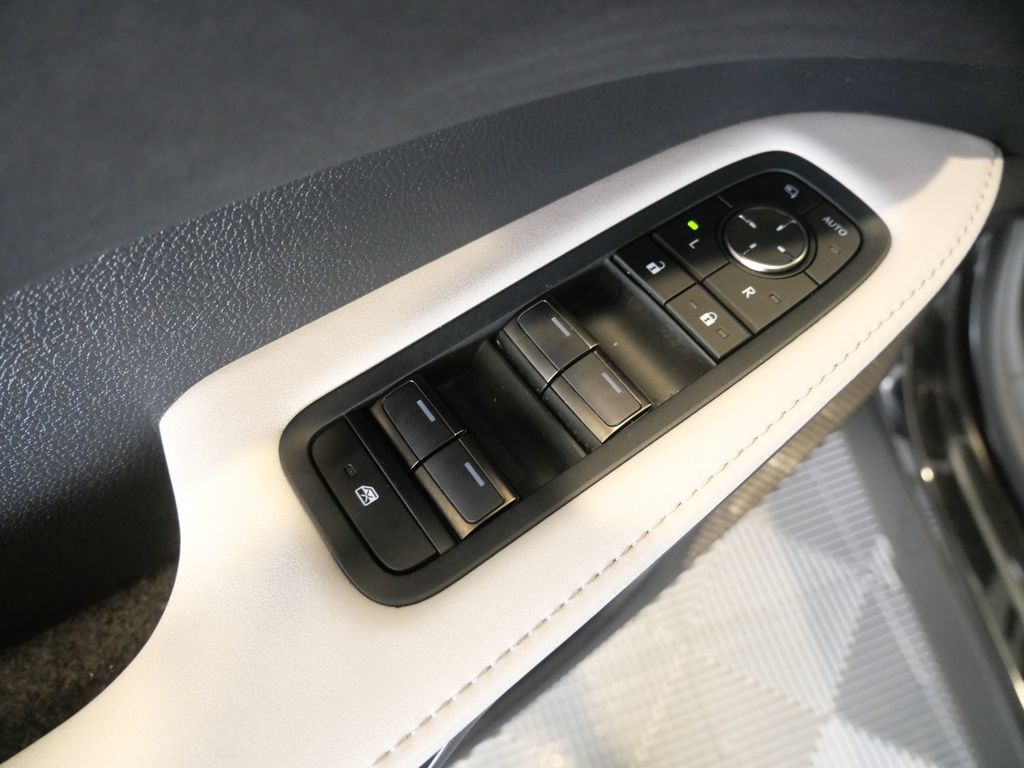 Used 2025 Lexus RX 350 Premium w/ Accessory Package AWD/4WD image 17