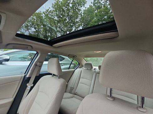 Used 2016 Honda Accord EX image 8
