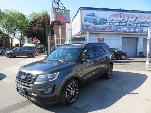 Used 2017 Ford Explorer Sport w/ Equipment Group 401A AWD/4WD image 2