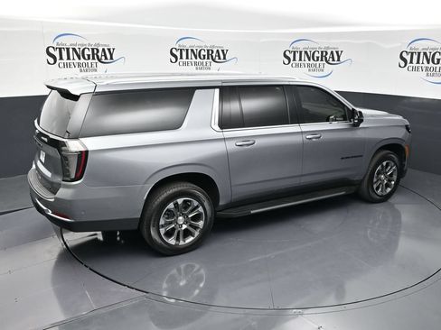 Used 2026 Chevrolet Suburban LT w/ Comfort Package RWD image 27