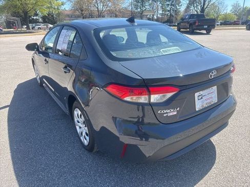 Used 2025 Toyota Corolla LE image 3