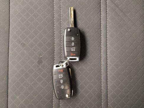 Used 2016 Kia Sorento AWD w/ LX Convenience Package image 32