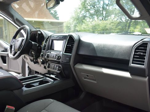 Used 2016 Ford F150 XLT w/ Equipment Group 302A Luxury AWD/4WD image 23