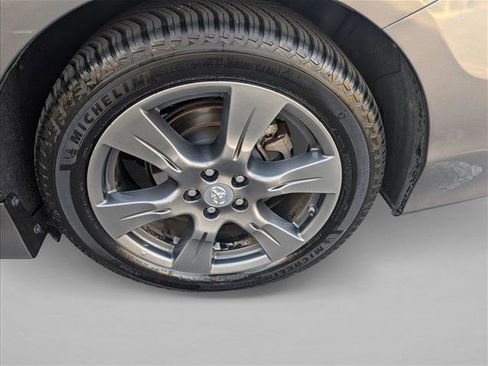 Used 2017 Toyota Sienna SE Premium image 25