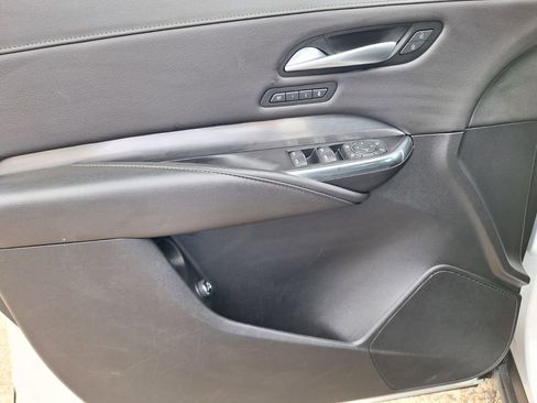 Used 2024 Cadillac XT4 Premium Luxury image 32