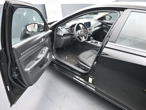 Used 2022 Nissan Altima 2.5 SV image 16