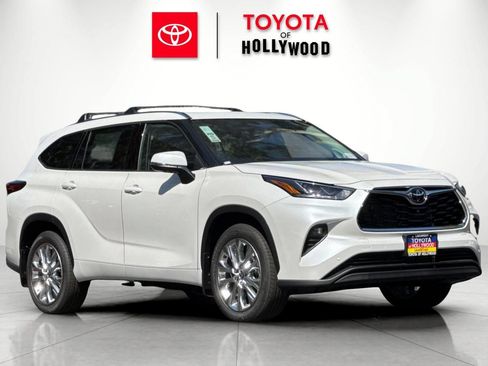 New 2026 Toyota Highlander Limited AWD/4WD image 2