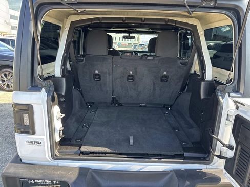 Used 2019 Jeep Wrangler Unlimited Sport AWD/4WD image 8