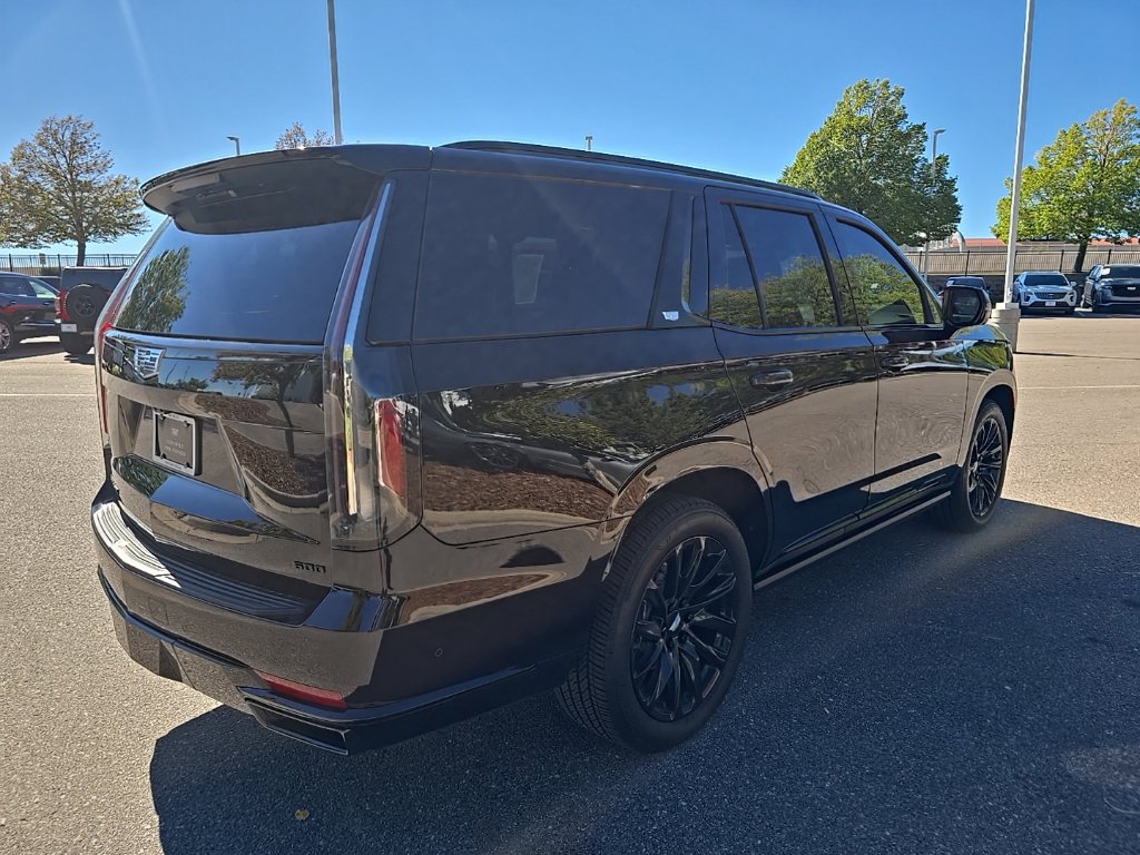 Certified 2024 Cadillac Escalade Sport Platinum w/ LPO, ONYX Package AWD/4WD image 5