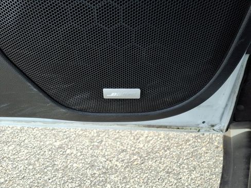 Used 2023 GMC Acadia SLT w/ Elevation Edition image 29