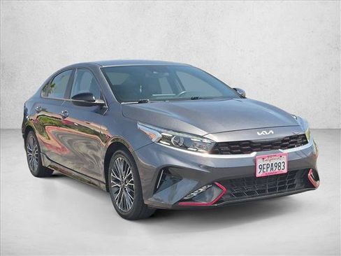 Used 2023 Kia Forte GT-Line FWD image 3