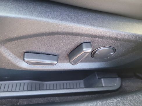 Used 2020 Ford Edge SEL w/ Convenience Package image 19