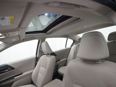 Used 2017 Honda Accord Touring image 33