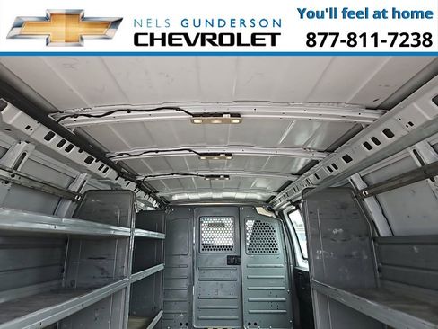 Used 2017 Chevrolet Express 3500 Extended RWD image 12