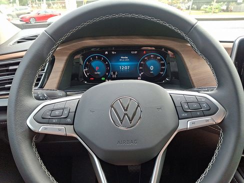 New 2026 Volkswagen Atlas SE image 14