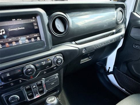 Used 2021 Jeep Wrangler Unlimited Sport image 24