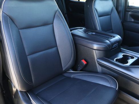Used 2022 GMC Yukon SLT AWD/4WD image 19