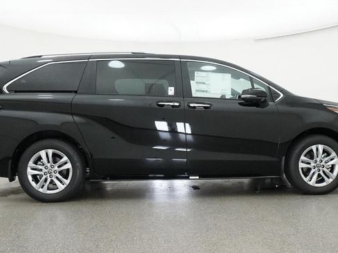 New 2026 Toyota Sienna Limited FWD image 27
