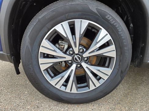 Used 2023 Nissan Rogue SV AWD/4WD image 17