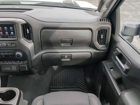 Used 2025 Chevrolet Silverado 2500 Custom w/ Custom Value Package image 27