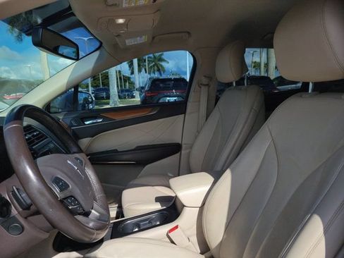 Certified 2019 Lincoln MKC Select FWD image 24