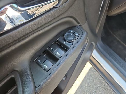 Used 2024 Chevrolet Equinox LT FWD image 11