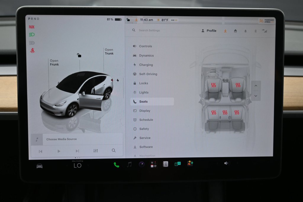 Used 2023 Tesla Model Y Long Range AWD/4WD image 29