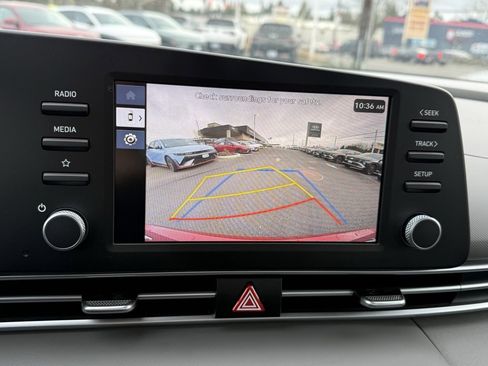 Certified 2025 Hyundai Elantra SE image 20