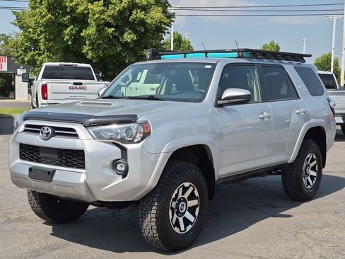 Used 2021 Toyota 4Runner TRD Off-Road AWD/4WD image 10