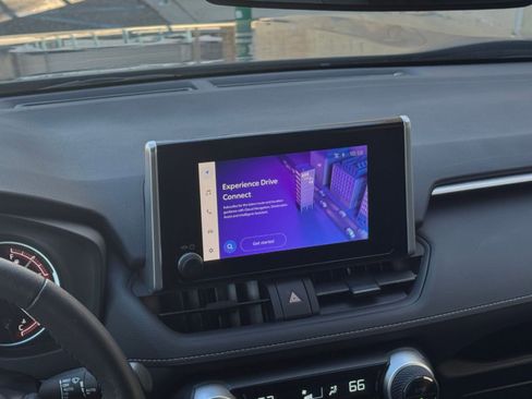 Used 2025 Toyota RAV4 XLE image 18