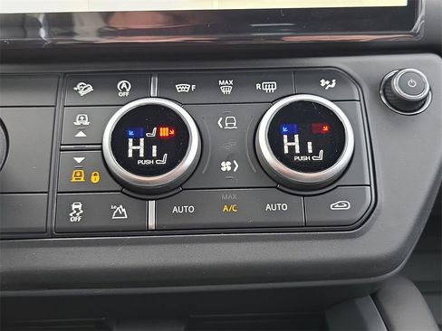 New 2026 Land Rover Defender 110 X-Dynamic SE image 23