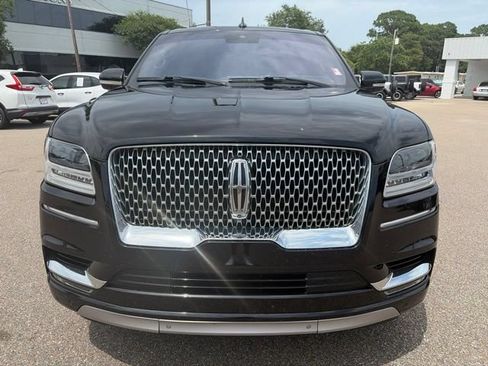 Used 2018 Lincoln Navigator Reserve w/ Technology Package AWD/4WD image 3