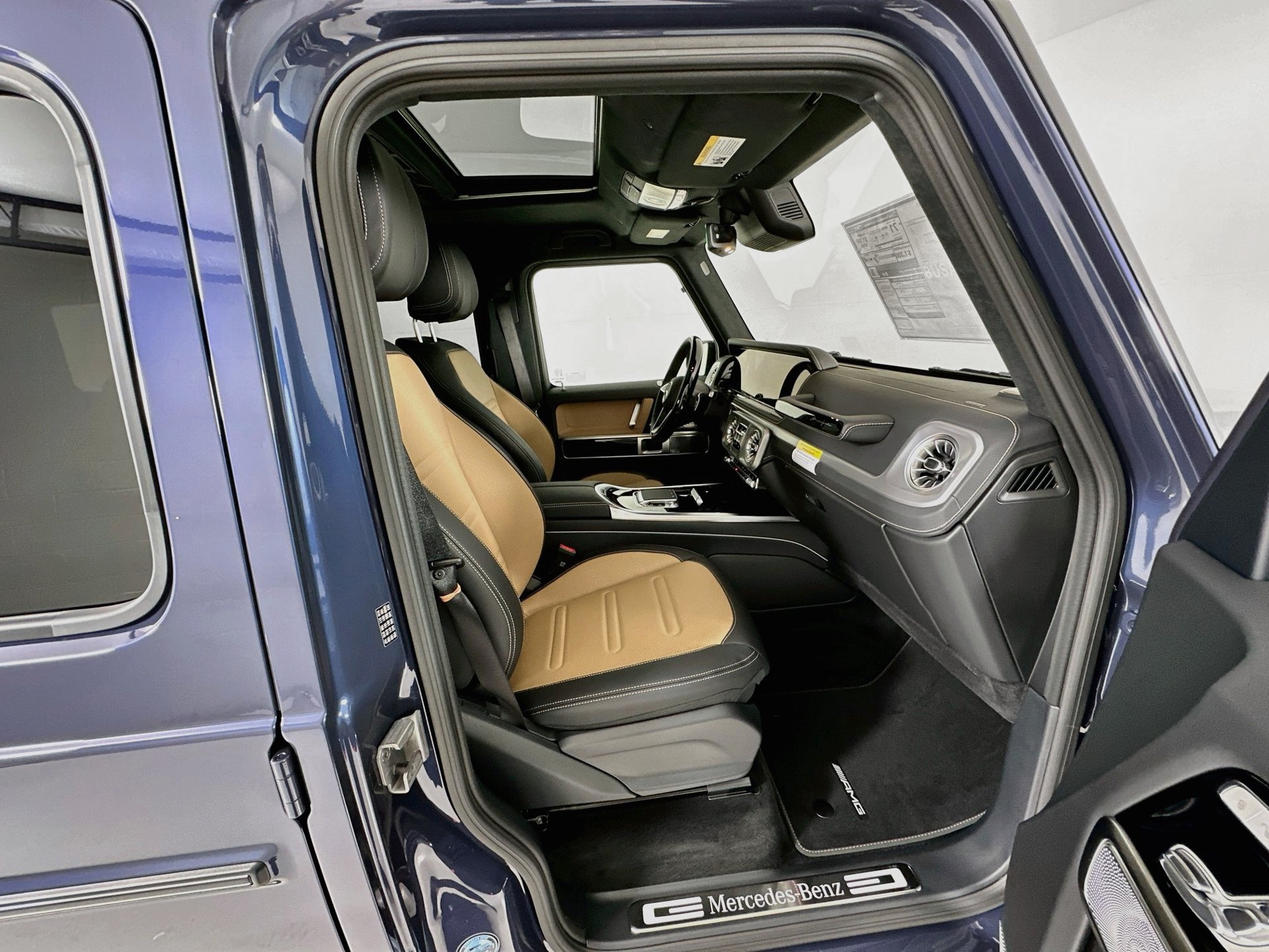 New 2027 Mercedes-Benz G 580 e image 32