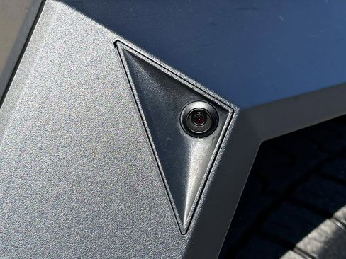 Used 2025 Tesla Cybertruck AWD Crew Cab image 21